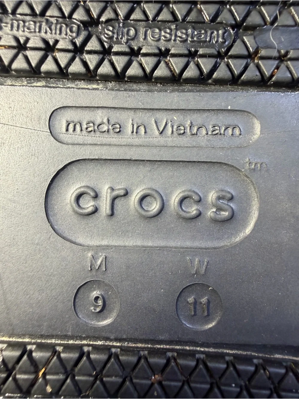 Crocs sandals unisex Sz M9 , W11 great condition